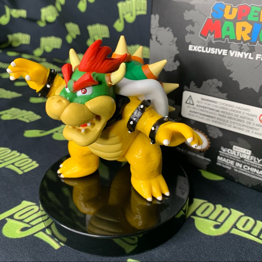 Super Mario™ Bowser Exclusive Vinyl Figure